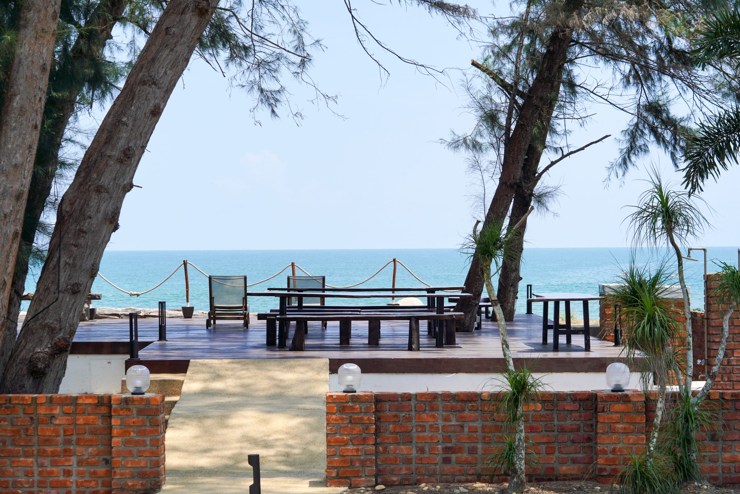 where-to-stay-in-kuala-terengganu-beachfront-deck